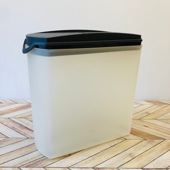 Vintage Tupperware Storage Container 5236A-1 with Dark Blue Lid - Picture 1 of 9